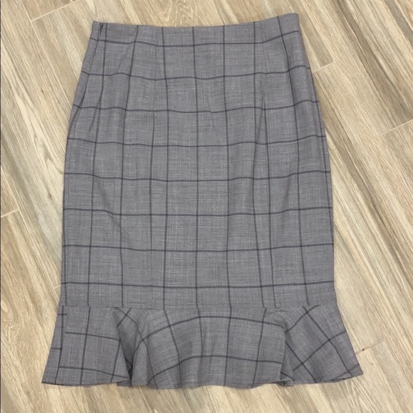 NWT Banana Republic Ruffle Lightweight Wool Skirt - Picture 3 of 7